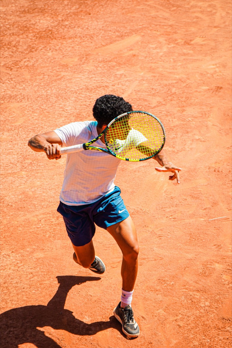 Tennis player walking, changeover